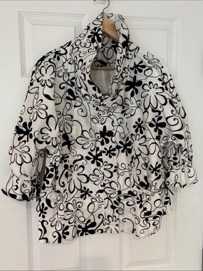 LUNDI full front zipper jacket 3/4 sleeves high neck black & white floral medium